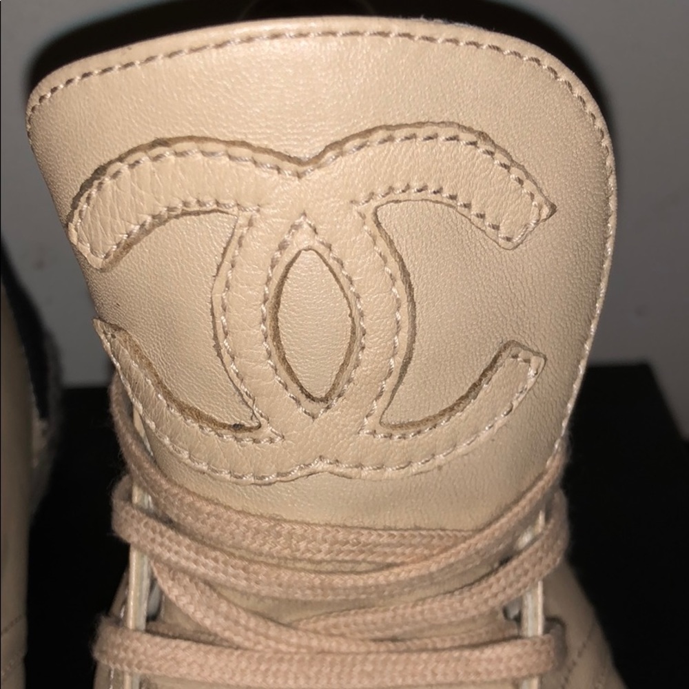 CHANEL Beige and Black Espadrilles - Picture 3 of 6